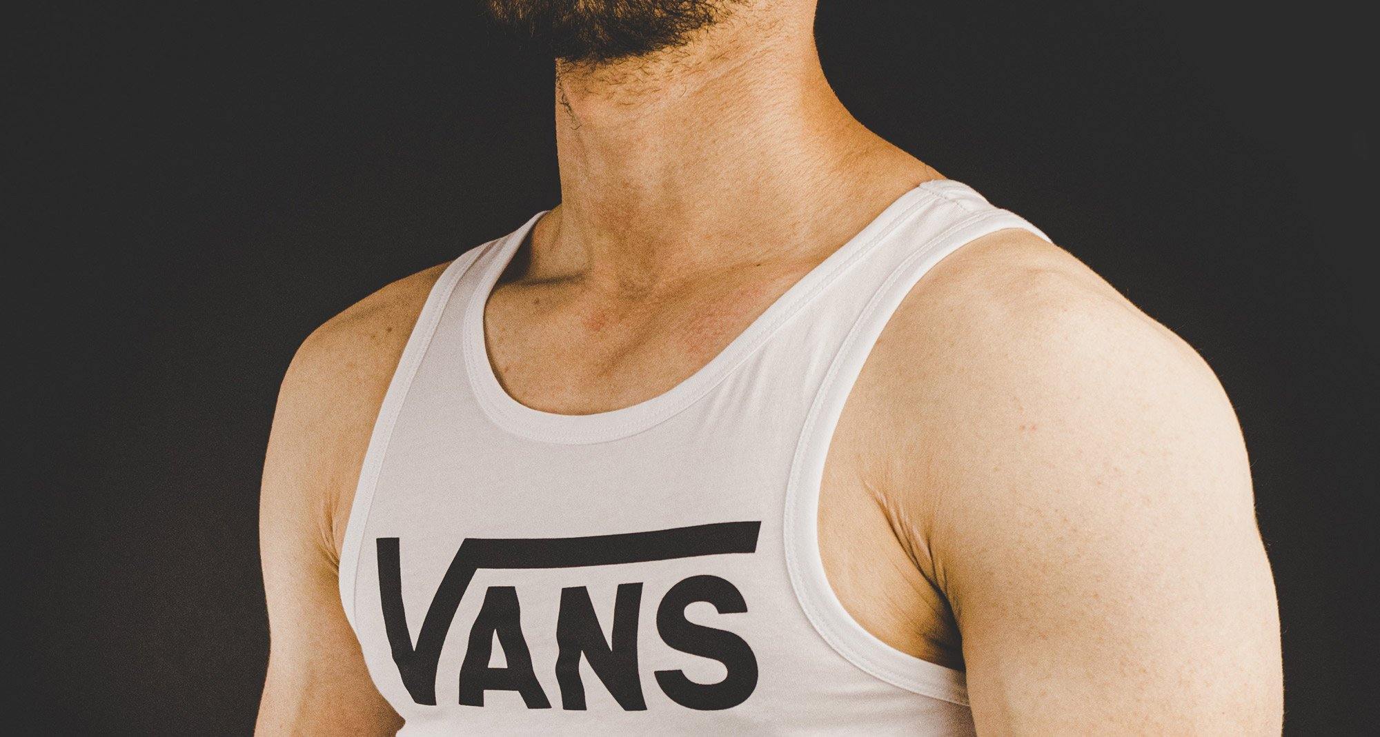 Coole Tanktops für heiße Sommertage, den Sport und unterwegs. - Brooklyn Footwear x Fashion