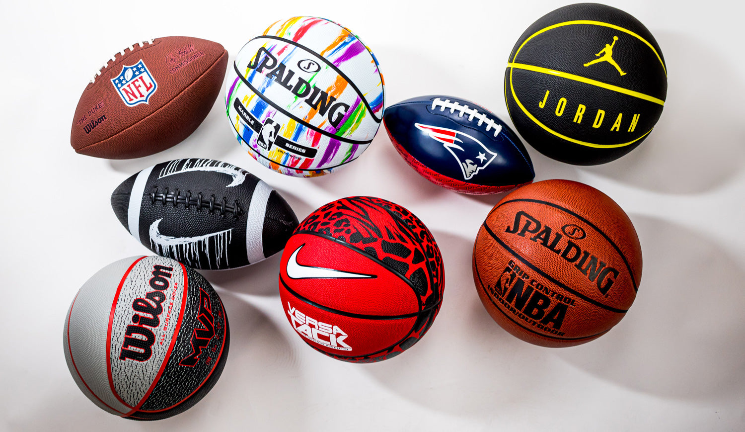 Basketbälle & Footballs