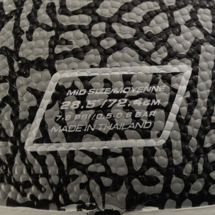 Jordan Playground 2.0 8 Panel Basketball Größe 6 9018/10 9886 055 6-