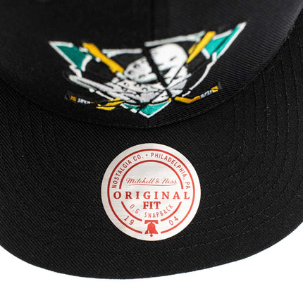 Mitchell & Ness Anaheim Ducks NHL Shattered Vintage Logo Snapback Cap HHSS7687-ADUYYPPPBLCK-