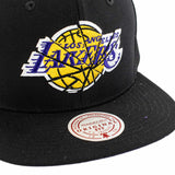 Mitchell & Ness Los Angeles Lakers NBA Shattered Snapback Cap HHSS7689-LALYYPPPBLCK-