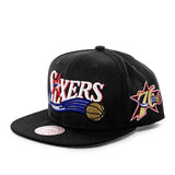 Mitchell & Ness Philadelphia 76ers NBA Triple Play HWC Snapback Cap HS8578-P76BLCK - schwarz