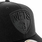 Mitchell & Ness Brooklyn Nets NBA Black Black Logo Classic Red Cap HHSSINTL101-BNEYYPPPBLCK-