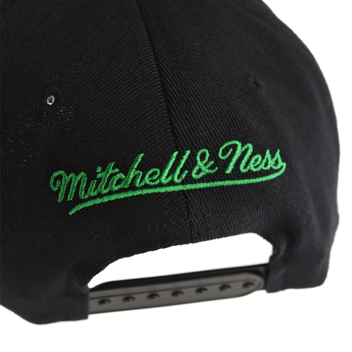 Mitchell & Ness Boston Celtics NBA Team Logo HC CR Snapback Cap HHSSINTL1245-BCEBLCK-