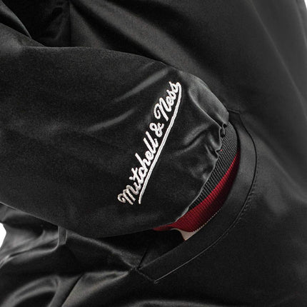 Mitchell & Ness Chicago Bulls NBA Lightweight Satin Jacke STJKMG18013-CBUBLCK-