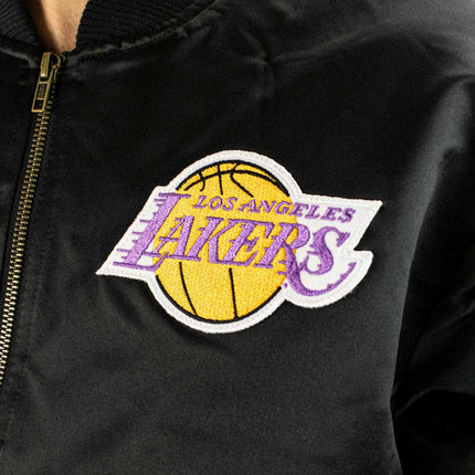Mitchell & Ness Los Angeles Lakers NBA Lightweight Satin Bomber Jacke SJKT6599-LALYYPPPBLCK-