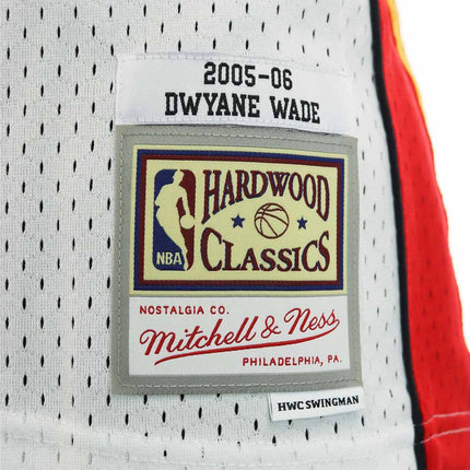 Mitchell & Ness Miami Heat NBA Dwayne Wade 2005 Jersey Trikot SMJY5560-MHE05DWAWHIT-