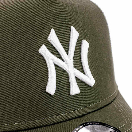 New Era New York Yankees MLB League Essential Trucker Cap 12523894-