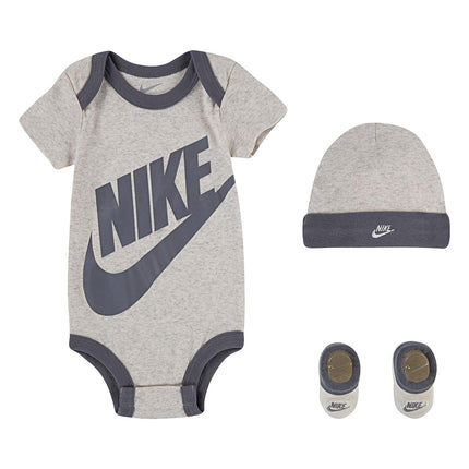 Nike Futura Logo Hat Bodysuit Bootie 3-Teile Set 0-6 Monate LN0073-W67-