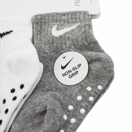 Nike Core Swoosh Gripper Socken 3 Paar 12 - 24 Monate NN0053-023 - schwarz-weiss-grau