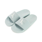 Calvin Klein Slide Monogram Badeschuhe - Triple Cloud Blue YW0YW01835-01H-