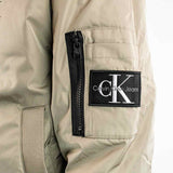 Calvin Klein Badge Hooded Bomber Jacke J321965-A03-