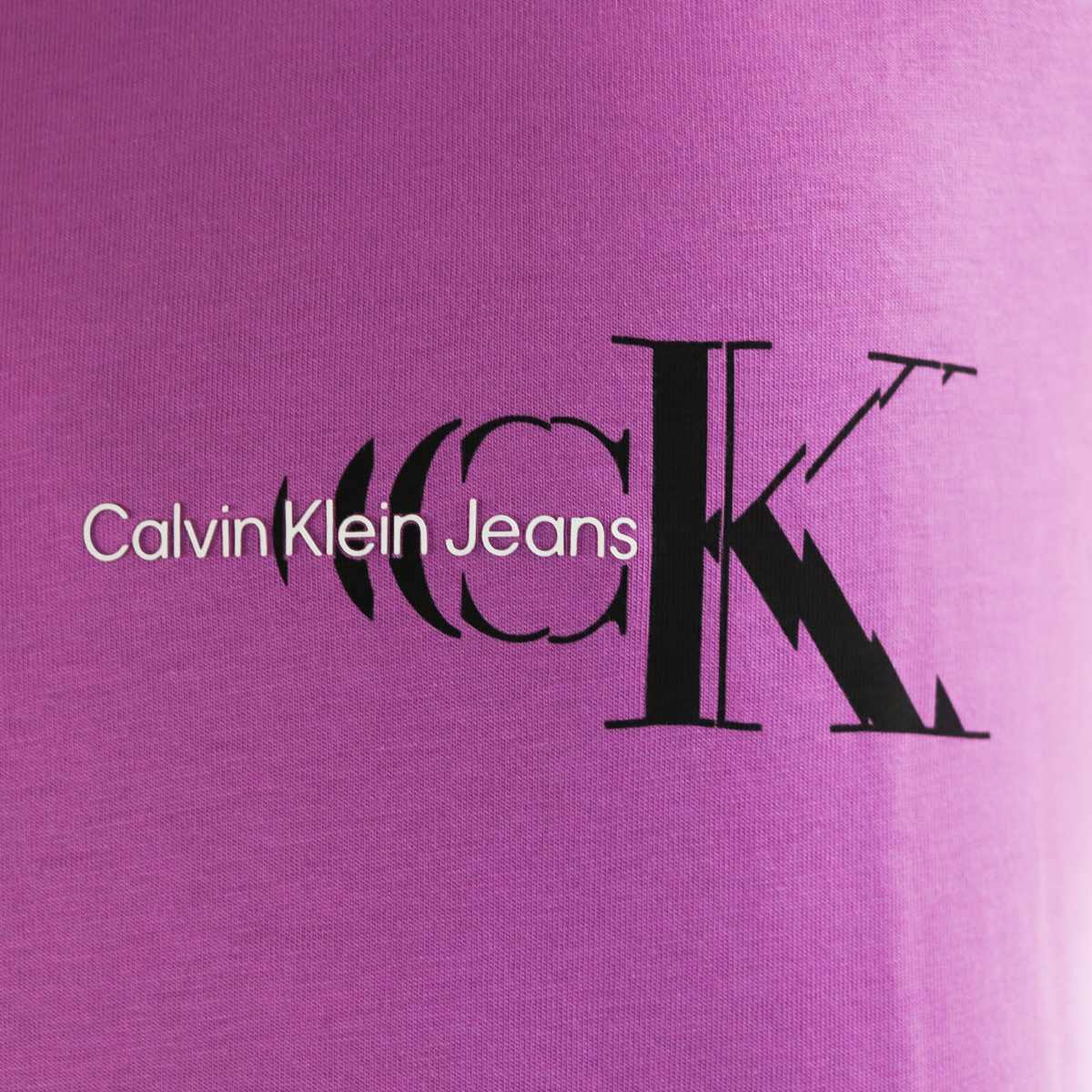 Calvin Klein Glitched Monologo Badge T-Shirt J322632-VDR-