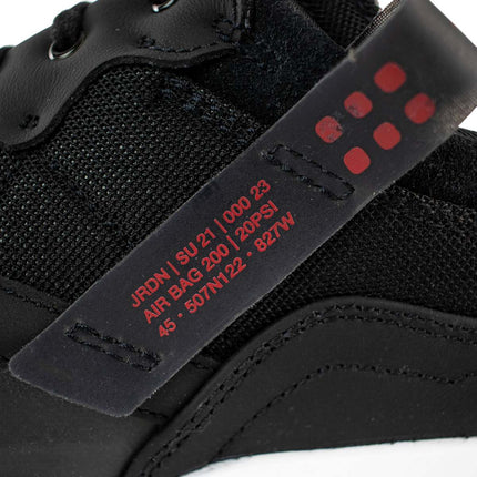 Jordan MA2 CV8122-006-