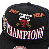 Mitchell & Ness Chicago Bulls NBA HCW 97 Champions Snapback Cap HHSS1077-CBUYYPPPBLCK-
