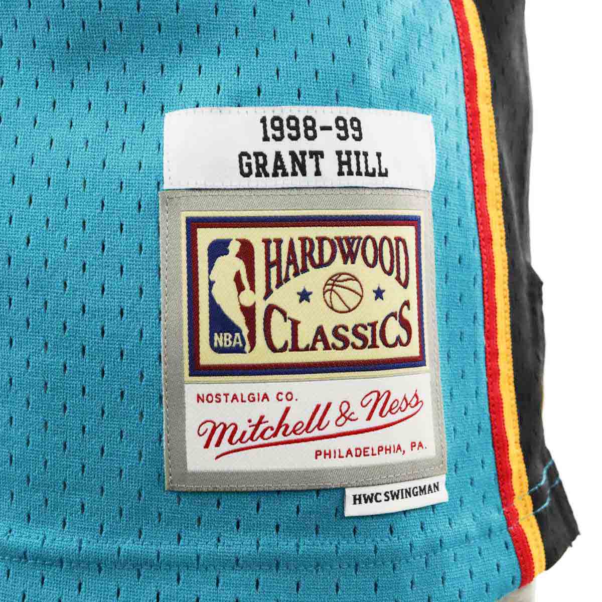Mitchell & Ness Detroit Pistons NBA Grant Hill #33 1997-98 2.0 Swingman Jersey Trikot SMJYGS18164-DPITEAL98GHI-