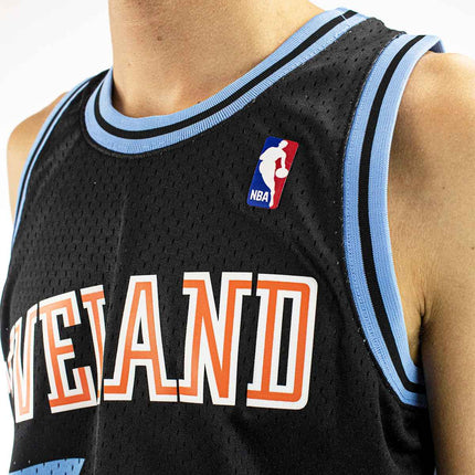 Mitchell & Ness Cleveland Cavaliers NBA Shawn Kemp #4 Swingman Jersey 2.0 Trikot SMJYAC19160-CCABLCK97SKE-