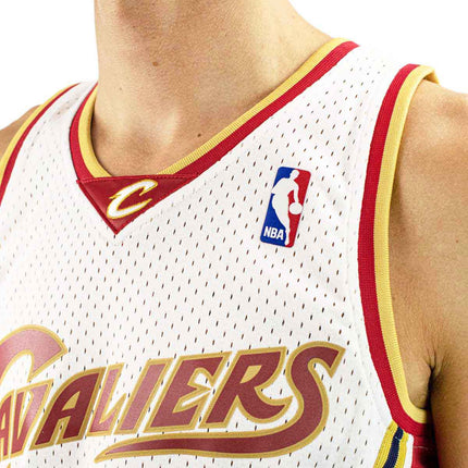 Mitchell & Ness Cleveland Cavaliers NBA Lebron James #23 Swingman Jersey 2.0 Trikot SMJYCP19209-CCAWHIT03LJA-