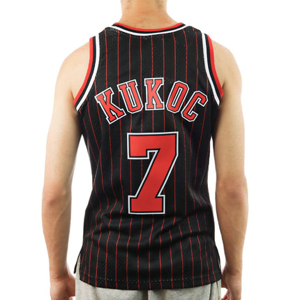 Mitchell & Ness Chicago Bulls NBA 2.0 Toni Kukoč #7 Swingman Jersey Trikot SMJYAC18082-CBUBLCK95TKU-