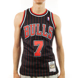Mitchell & Ness Chicago Bulls NBA 2.0 Toni Kukoč #7 Swingman Jersey Trikot SMJYAC18082-CBUBLCK95TKU - schwarz-rot
