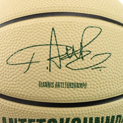 Wilson NBA Giannis Antetokounmpo Milwaukee Bucks Player Icon Mini Basketball Größe 3 WZ4007501XB3-